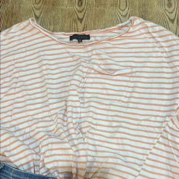 Striped Tie-Front Top with Jean skirt box 5 - Picture 6 of 7